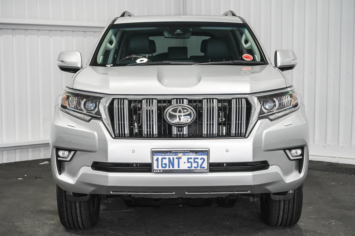 Toyota Landcruiser Prado image 3