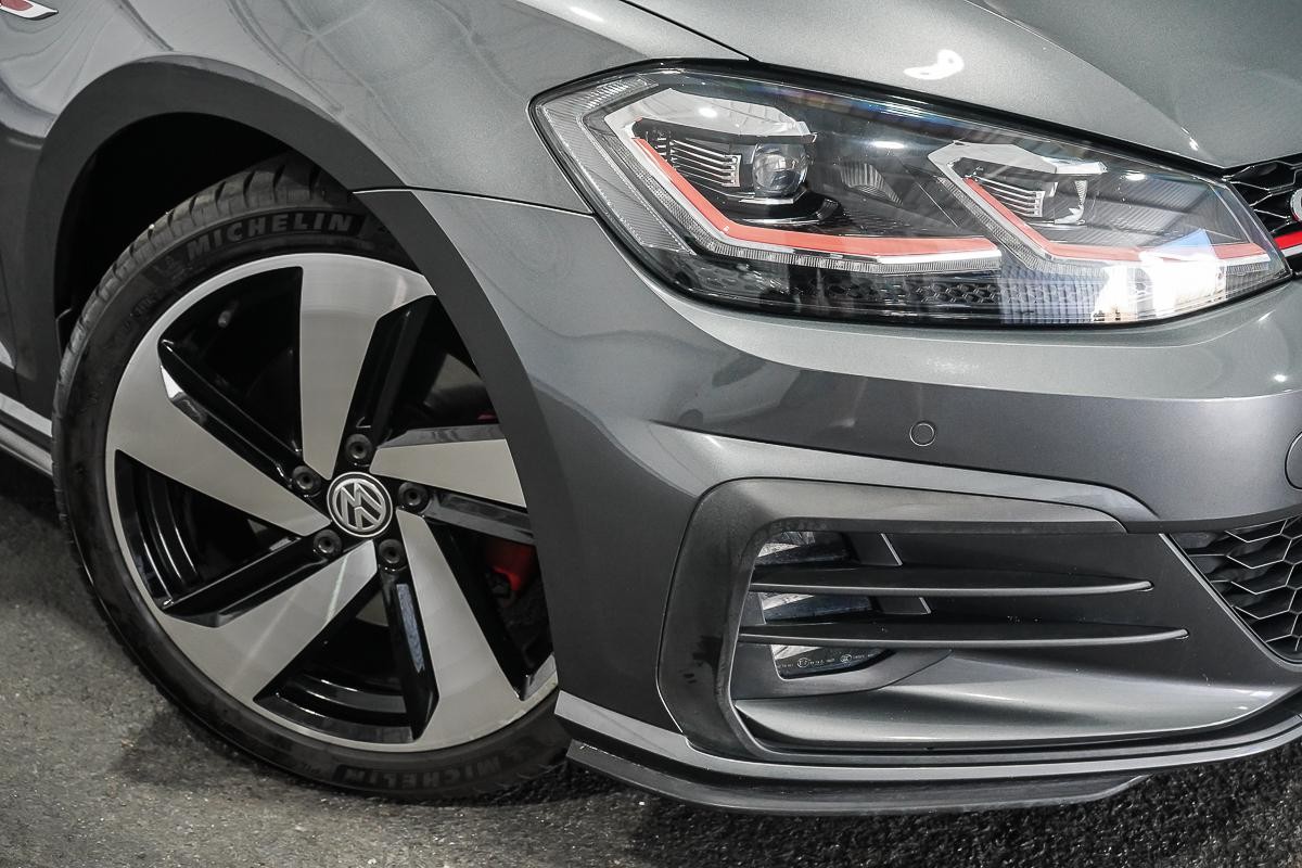 Volkswagen Golf image 2