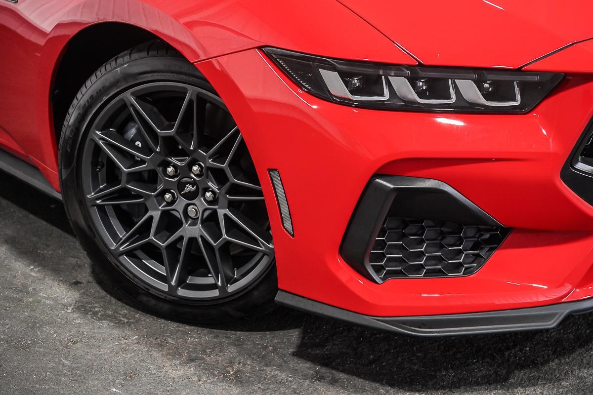 Ford Mustang image 3