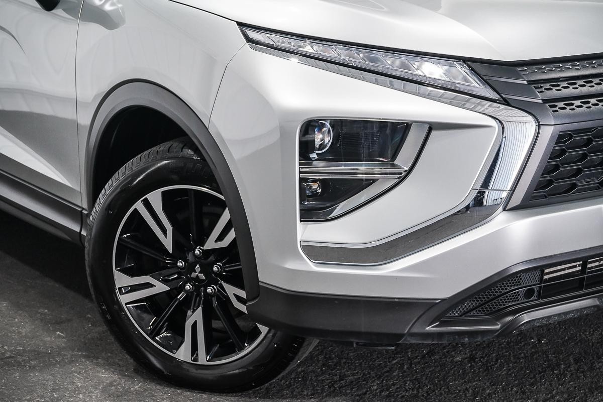 Mitsubishi Eclipse Cross image 2