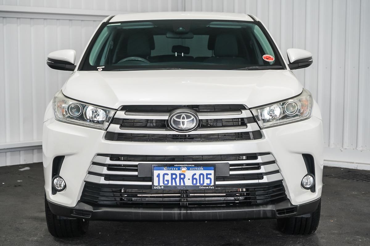 Toyota Kluger image 3