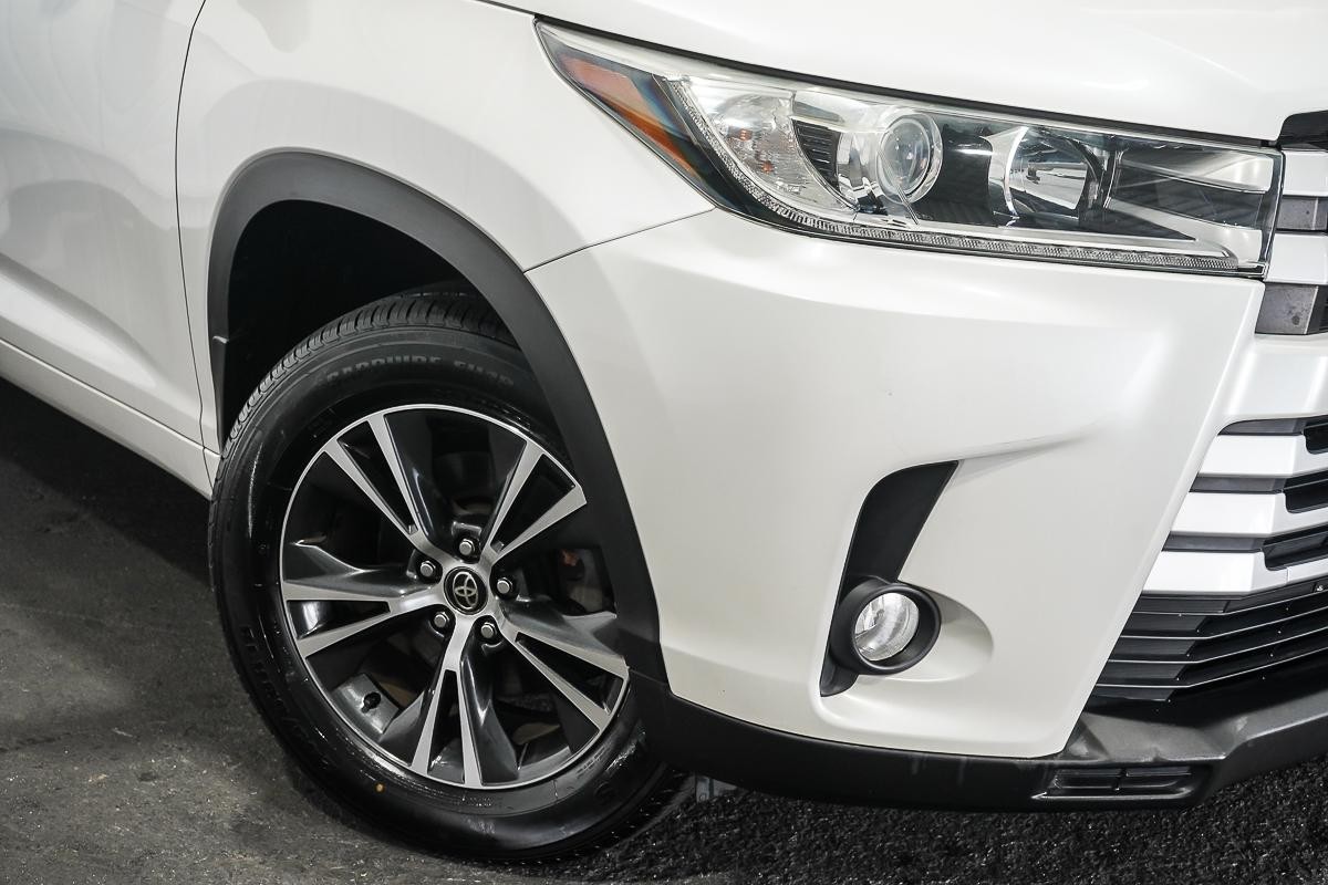 Toyota Kluger image 2
