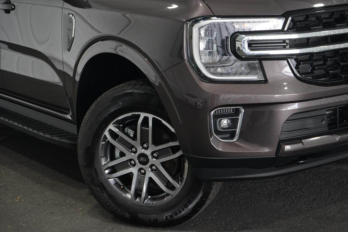 Ford Everest image 2