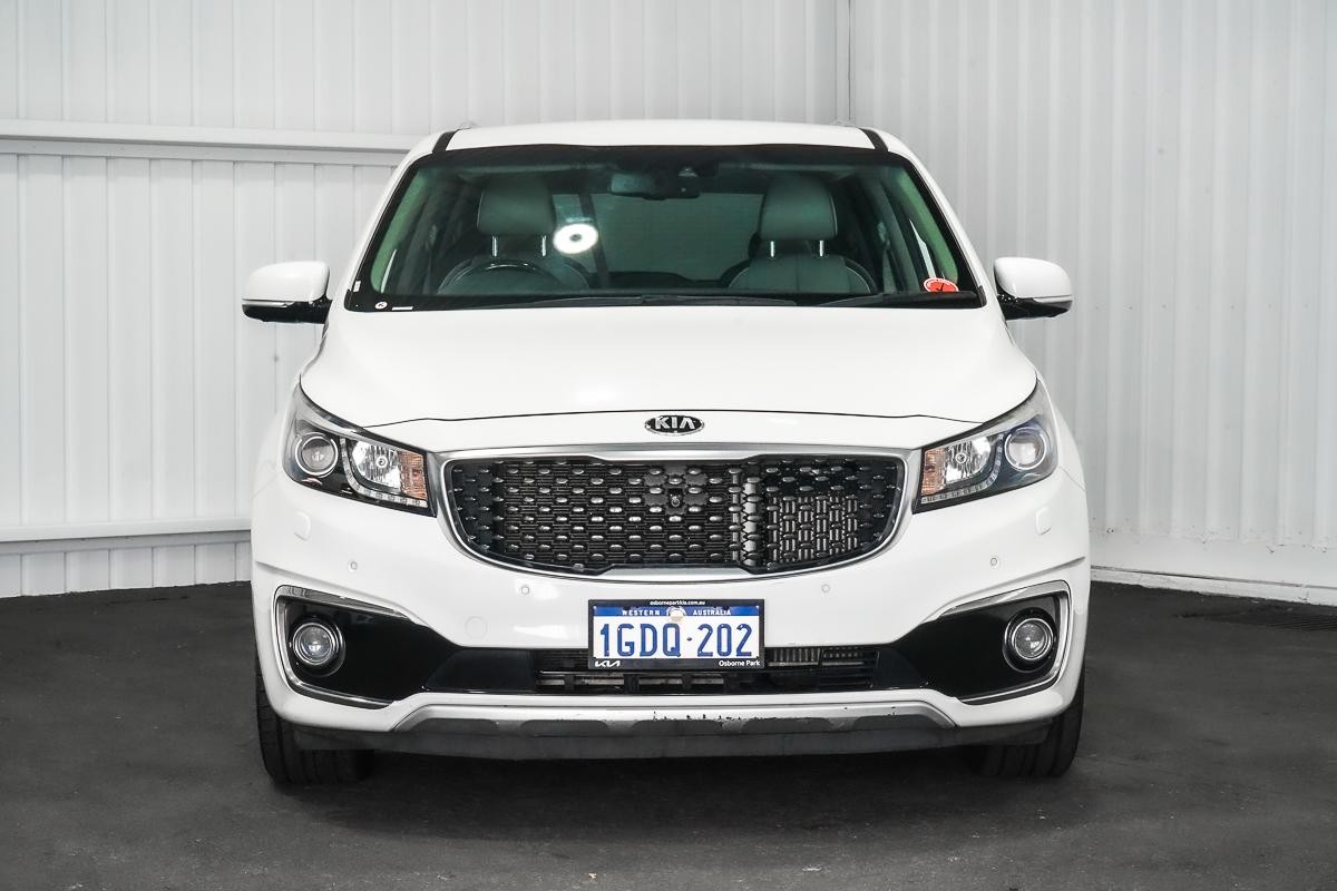 Kia Carnival image 3