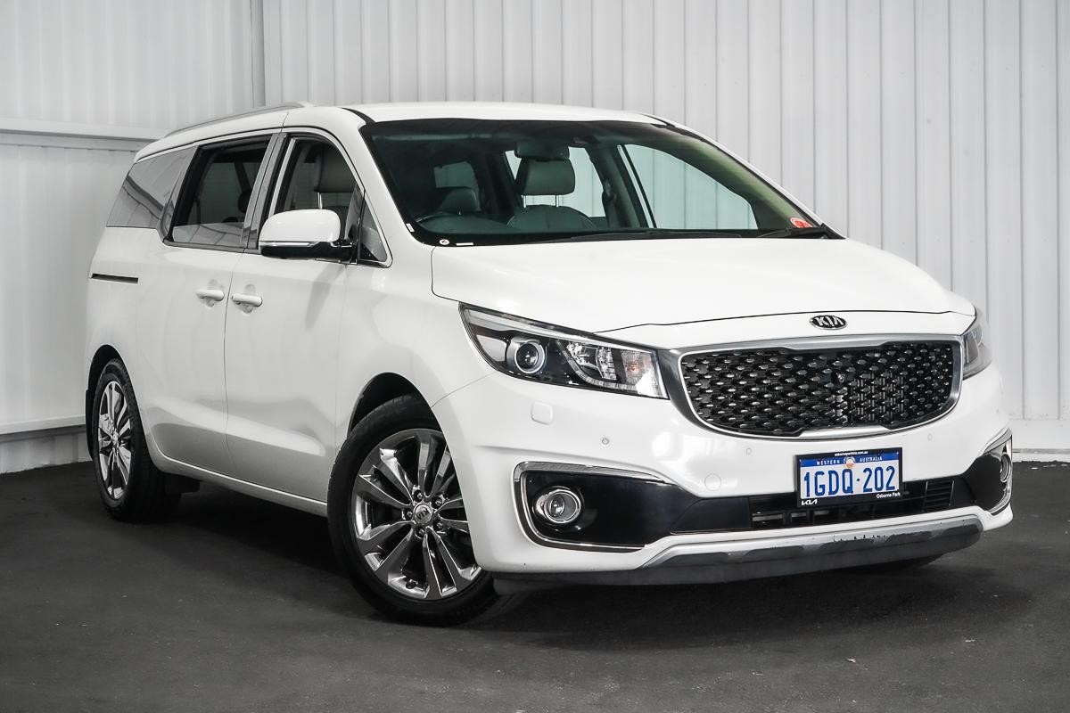 Kia Carnival image 1