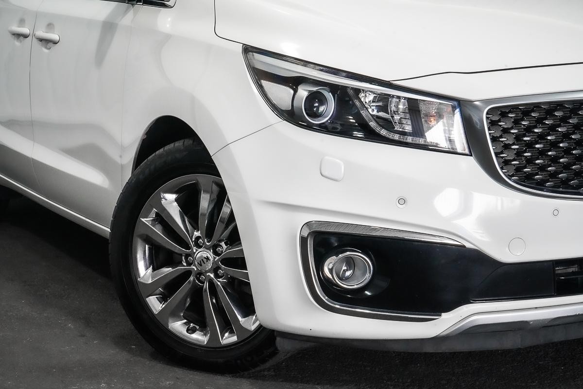 Kia Carnival image 2