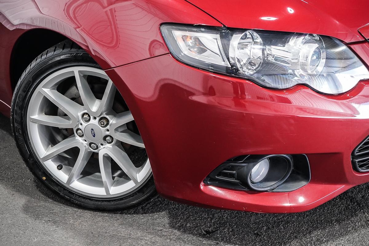 Ford Falcon image 2