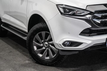 https://dvg-vehicle-assets.s3.amazonaws.com/1203400/cvv5wer0pwn8h3q8aqbmpdhar.jpg
