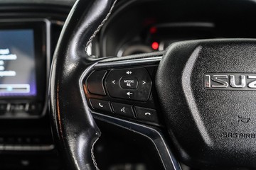 https://dvg-vehicle-assets.s3.amazonaws.com/1203400/d3kkbxym0pccggmui44gj9w1l.jpg