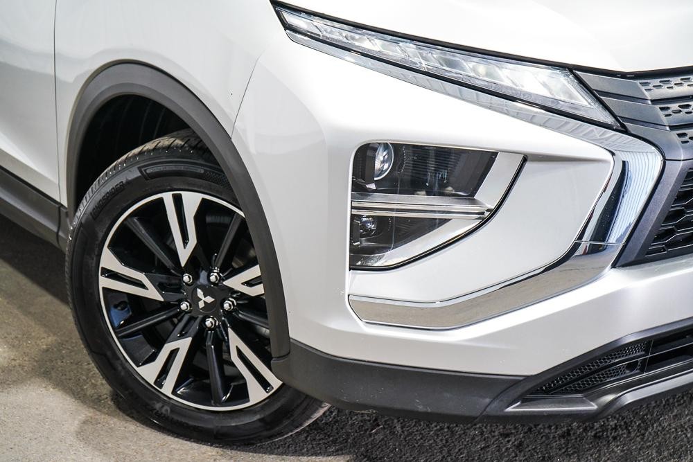 Mitsubishi Eclipse Cross image 2