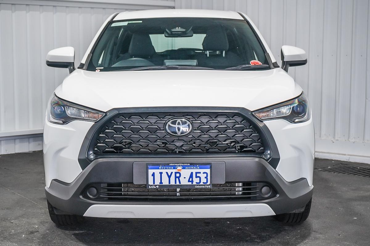 Toyota Corolla Cross image 3
