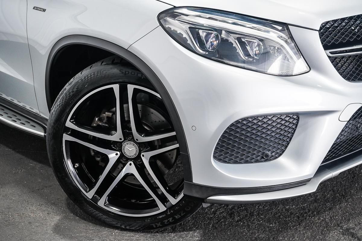 Mercedes Benz Gle-class image 2