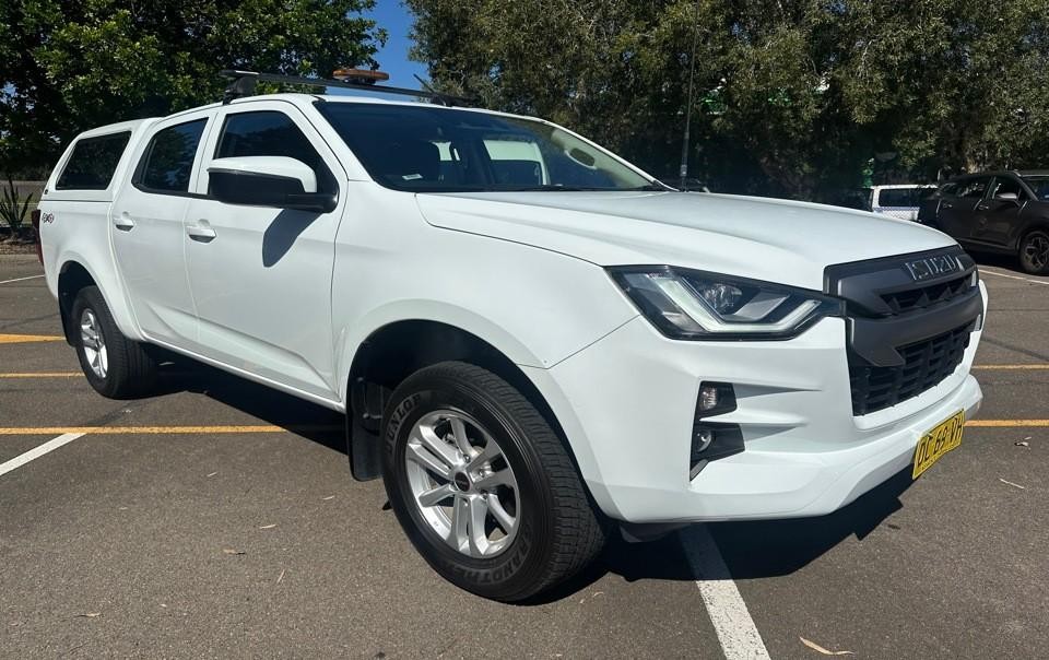 Isuzu D-max image 1