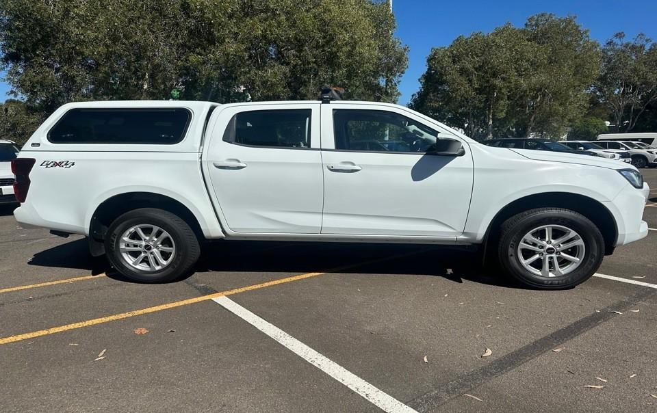 Isuzu D-max image 3