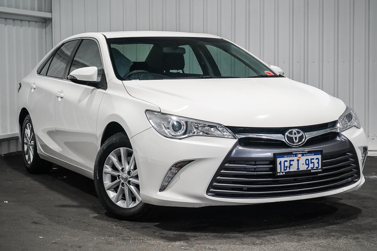 Toyota Camry image 1