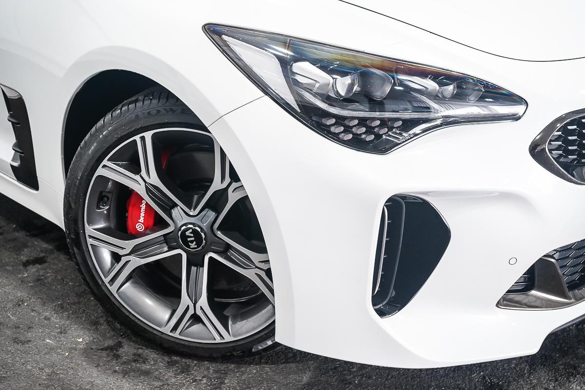 Kia Stinger image 2
