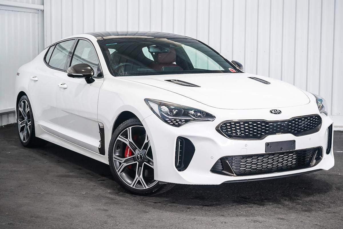 Kia Stinger image 1