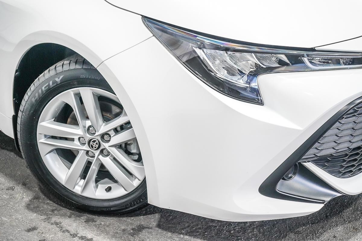 Toyota Corolla image 2