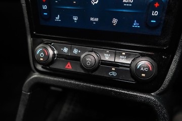 https://dvg-vehicle-assets.s3.amazonaws.com/1203473/9dm0ah0leo0dkdzs7z8ys533b.jpg