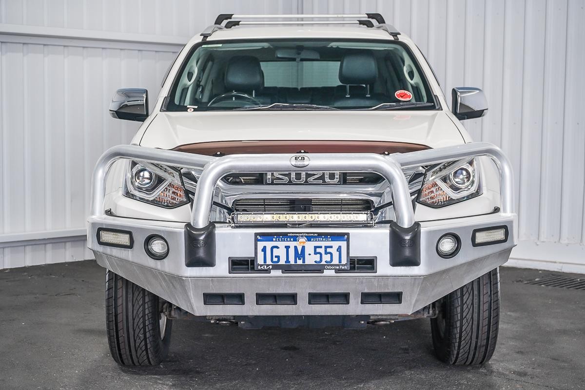 Isuzu Mu-x image 3