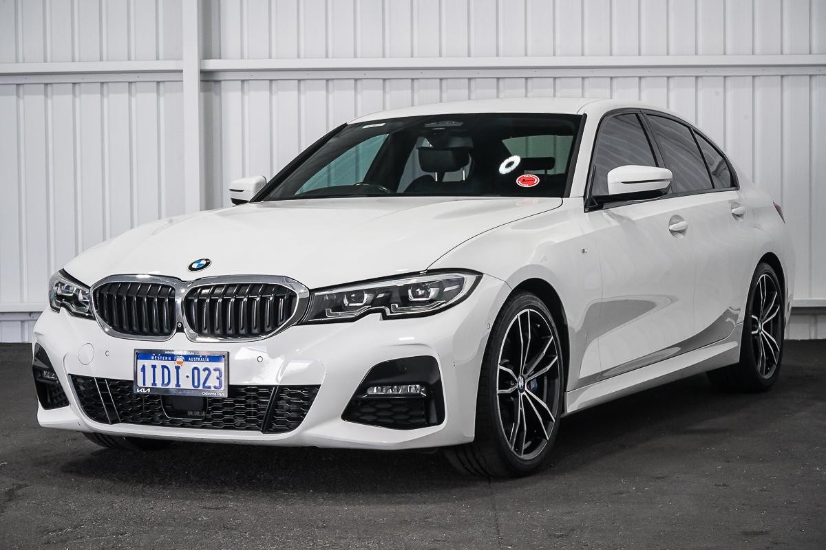 BMW 3 Series image 4