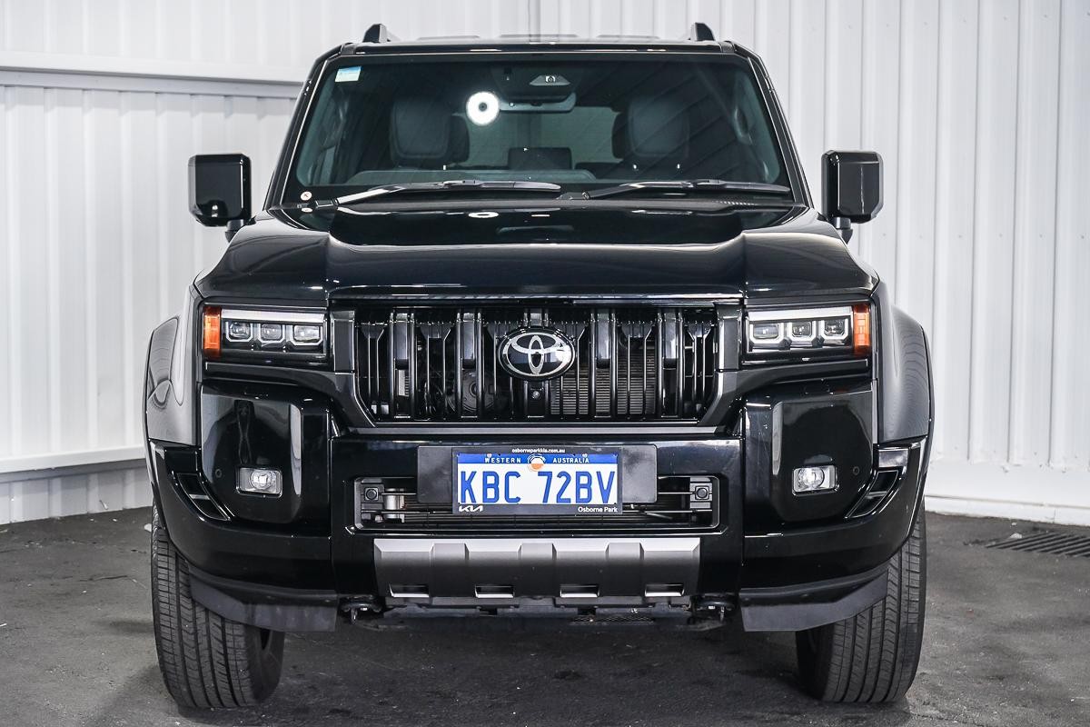 Toyota Landcruiser Prado image 3