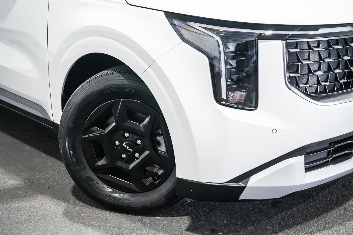 Kia Carnival image 2
