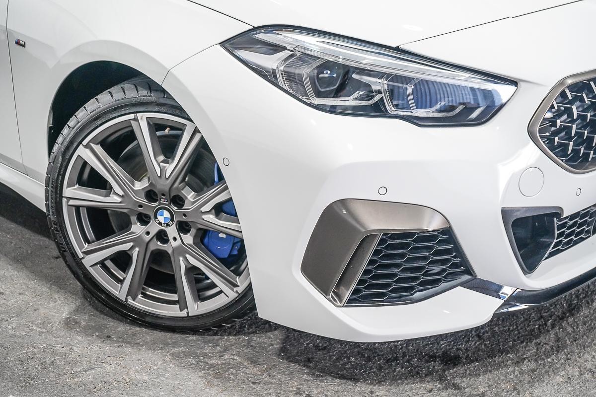 BMW 2 Series image 2