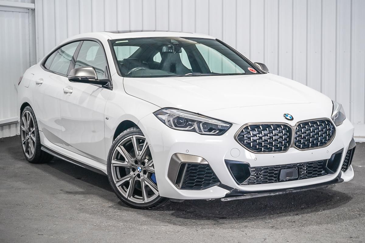 BMW 2 Series image 1