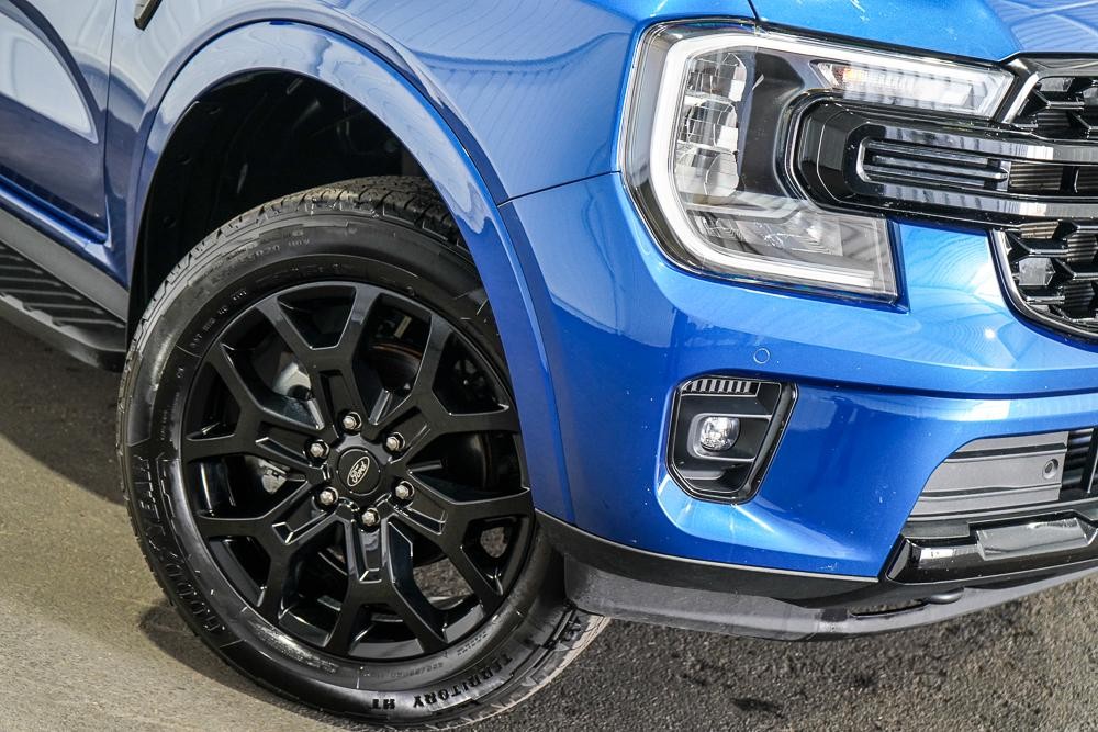 Ford Everest image 2