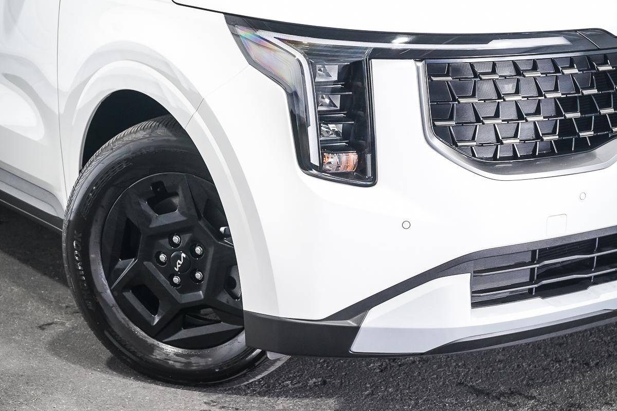 Kia Carnival image 2