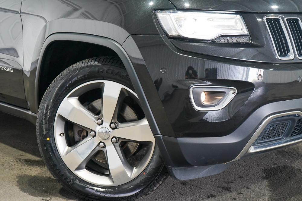 Jeep Grand Cherokee image 2
