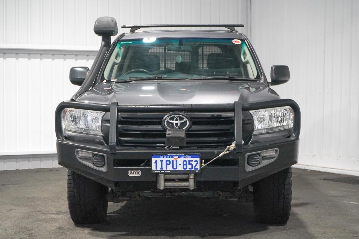 Toyota Landcruiser image 3