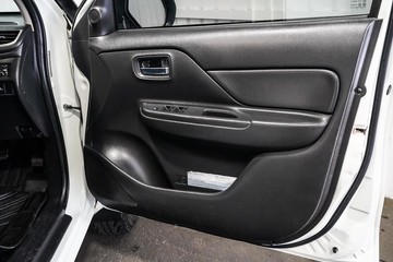 https://dvg-vehicle-assets.s3.amazonaws.com/1203607/1ncdaj6ncxuwzdm6lzb16j9d3.jpg