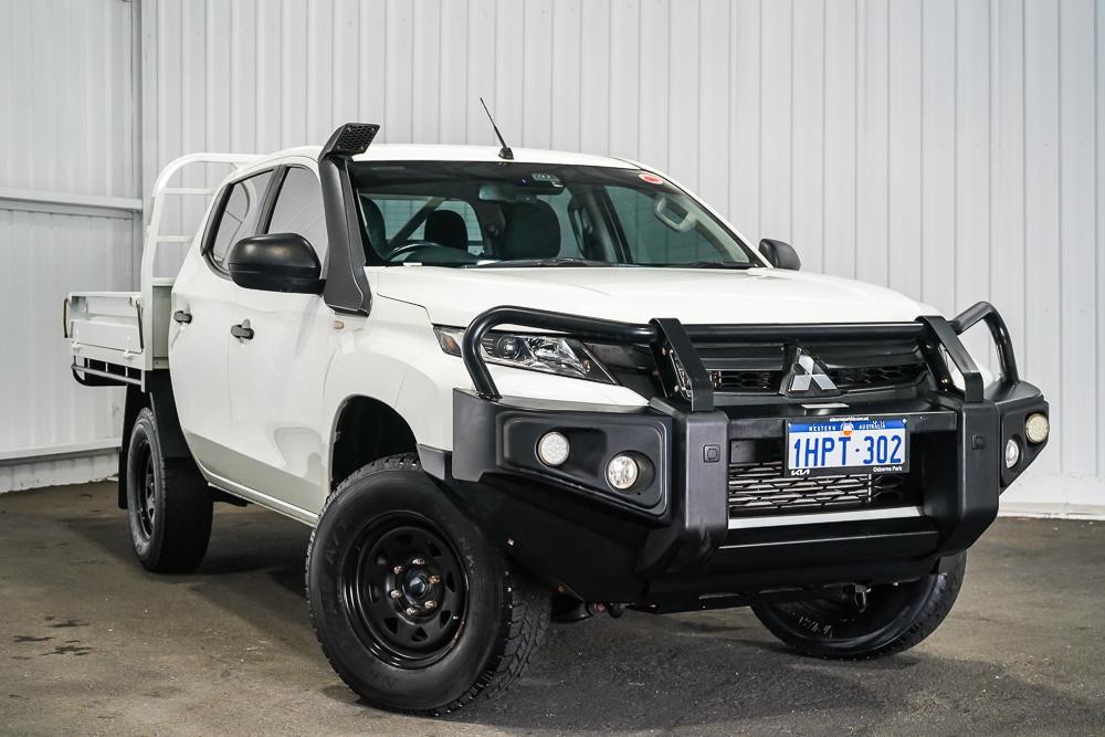 Mitsubishi Triton image 1