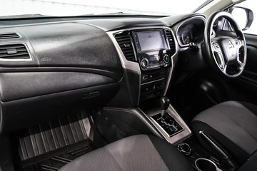 https://dvg-vehicle-assets.s3.amazonaws.com/1203607/euwndnx4crw15lhndfiek5aa6.jpg