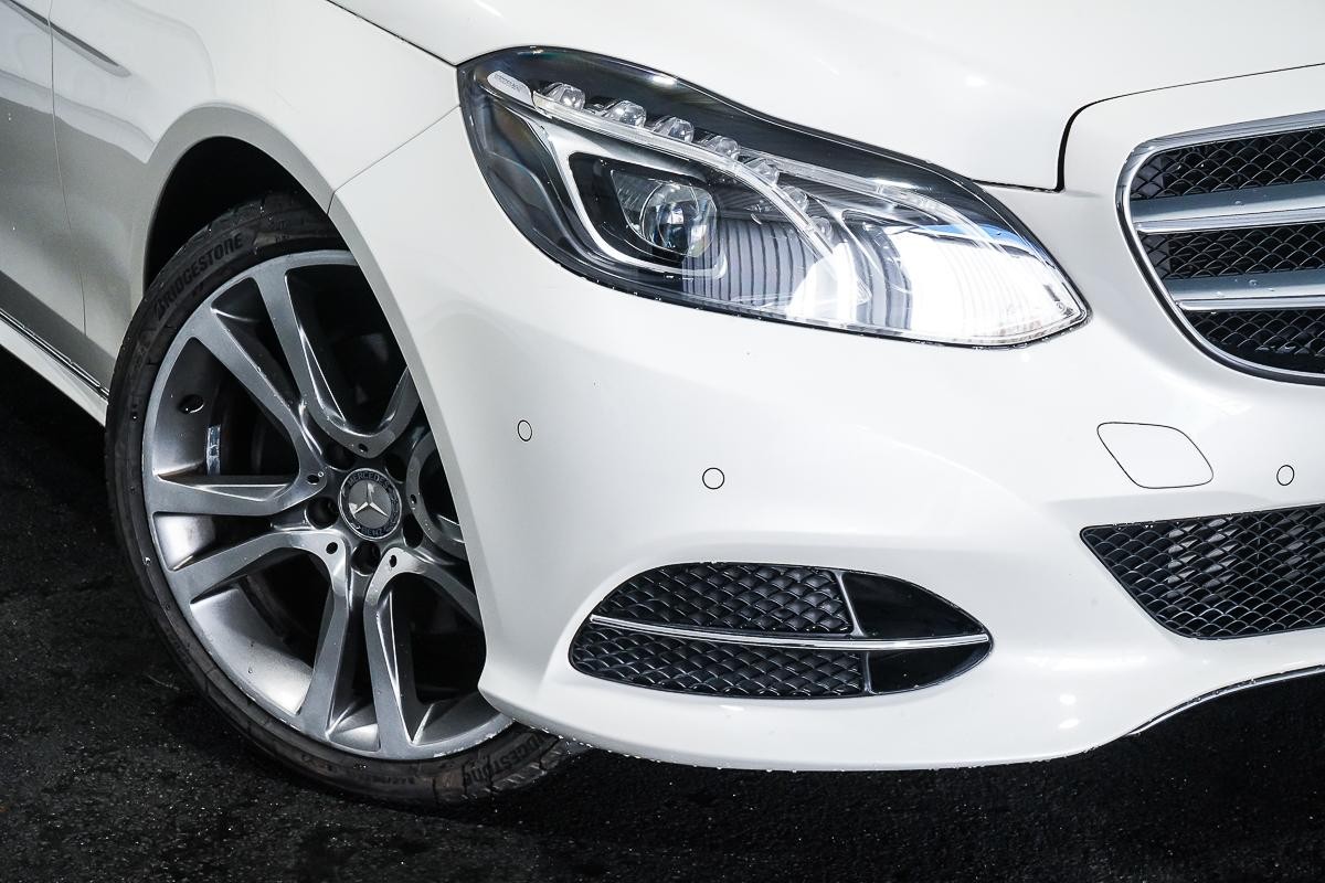 Mercedes Benz E-class image 2