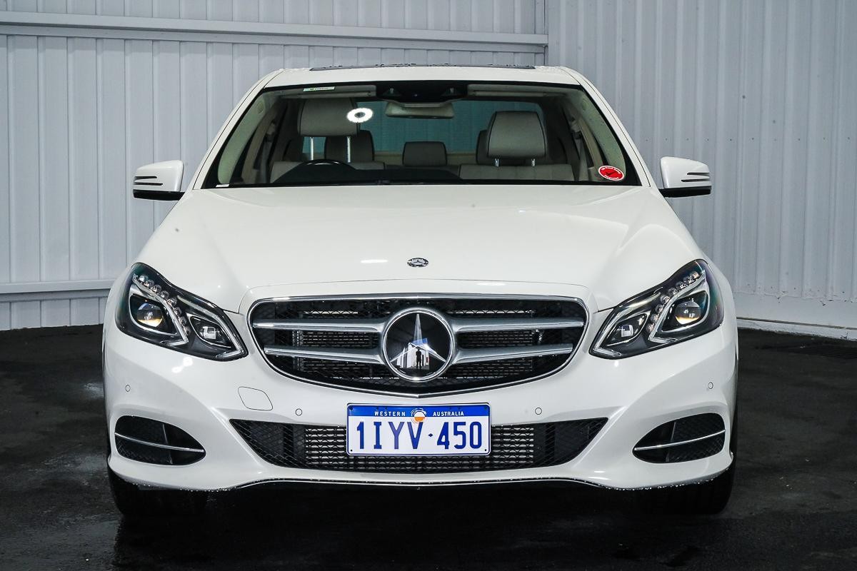 Mercedes Benz E-class image 3