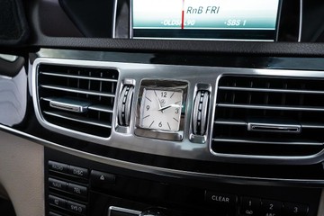 https://dvg-vehicle-assets.s3.amazonaws.com/1203608/e9yr3iwtcmkso2lb4ffviiti8.jpg
