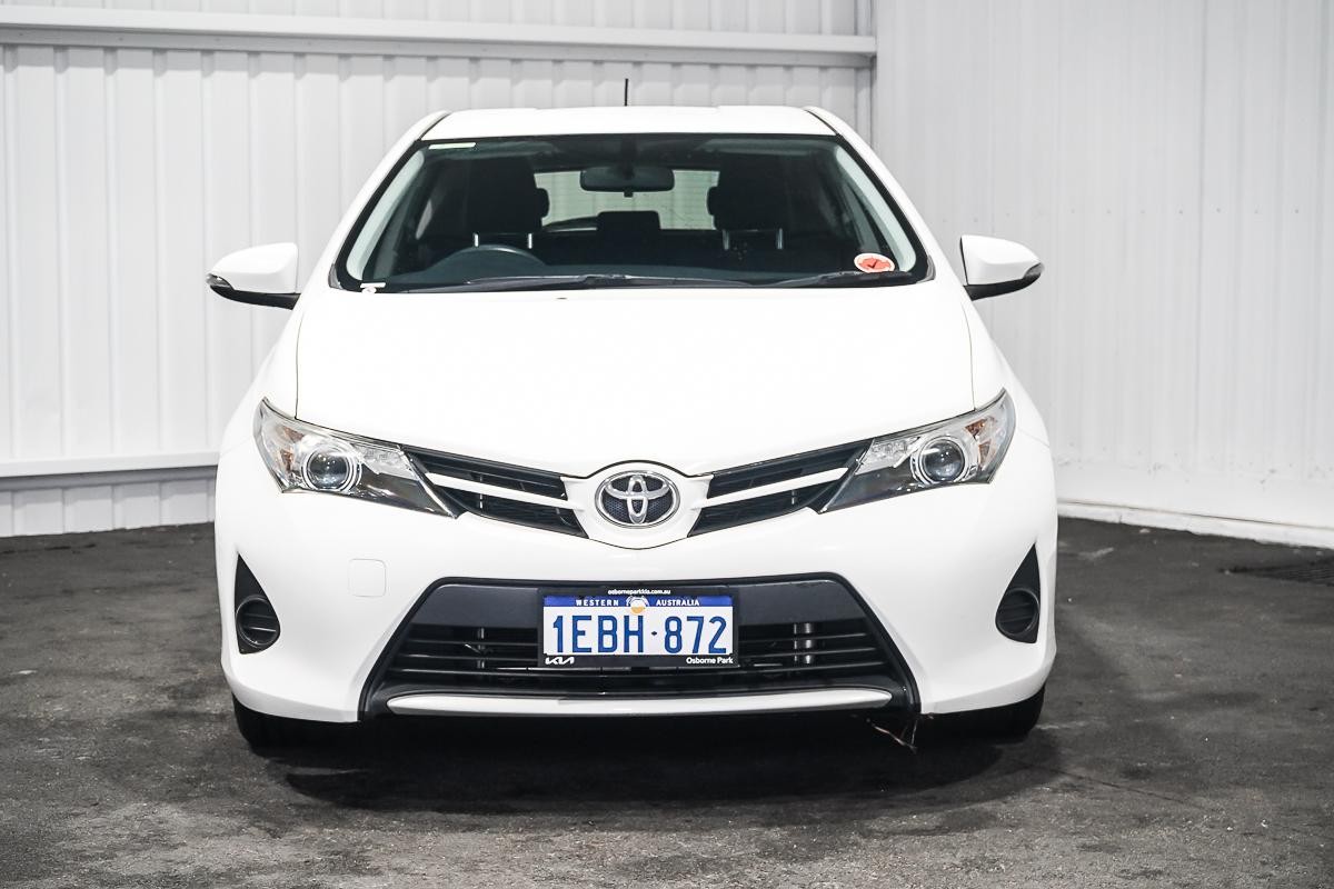 Toyota Corolla image 3