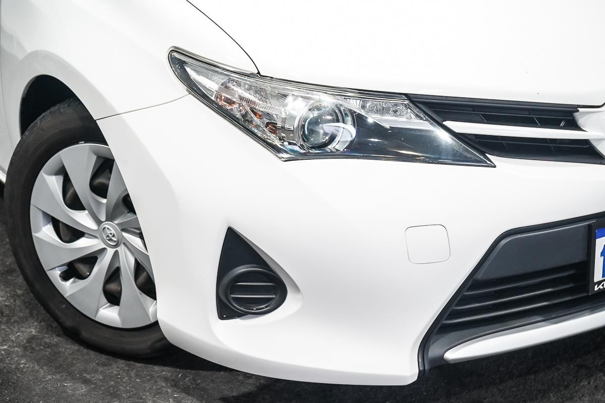 Toyota Corolla image 2