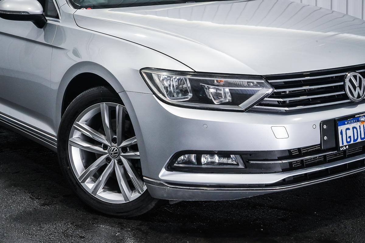 Volkswagen Passat image 2