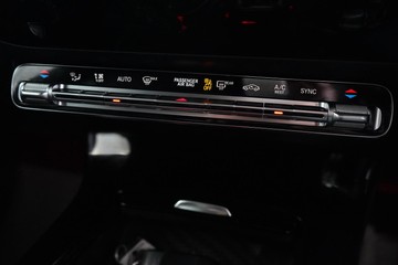 https://dvg-vehicle-assets.s3.amazonaws.com/1203648/5dtip88hz38ko4c7y6jh6mp12.jpg