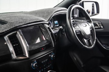https://dvg-vehicle-assets.s3.amazonaws.com/1203675/7zdzrdz87gxxgvsyq5g1flzge.jpg