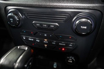 https://dvg-vehicle-assets.s3.amazonaws.com/1203675/czpfxjrc734zmeu5gxdvn7kxh.jpg
