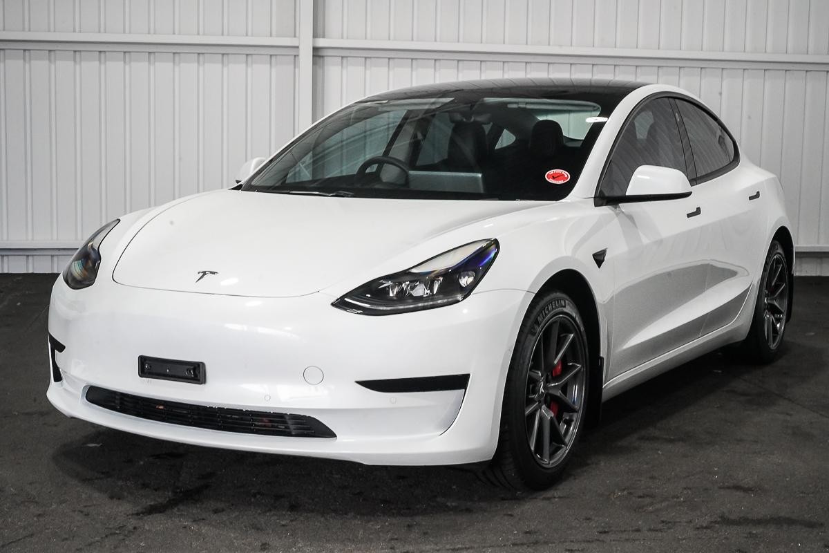 Tesla Model 3 image 4
