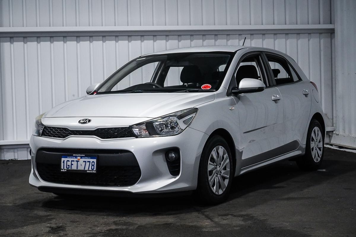 Kia Rio image 4