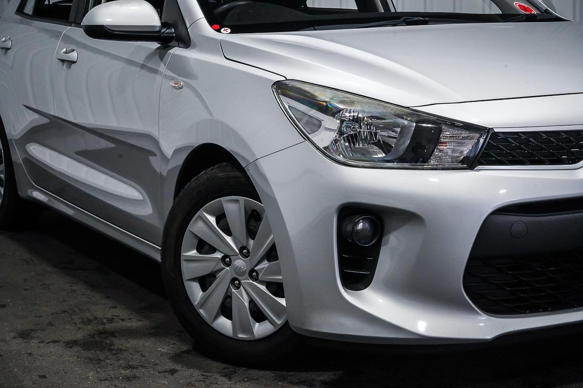 Kia Rio image 2