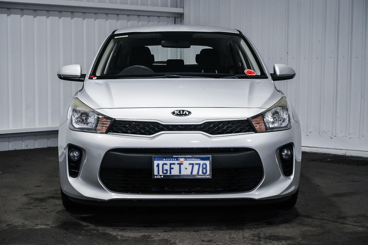 Kia Rio image 3