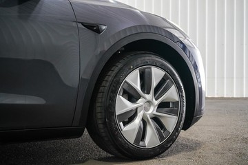 https://dvg-vehicle-assets.s3.amazonaws.com/1203692/9pqmz8sdjn9kbkz3peao3cclf.jpg